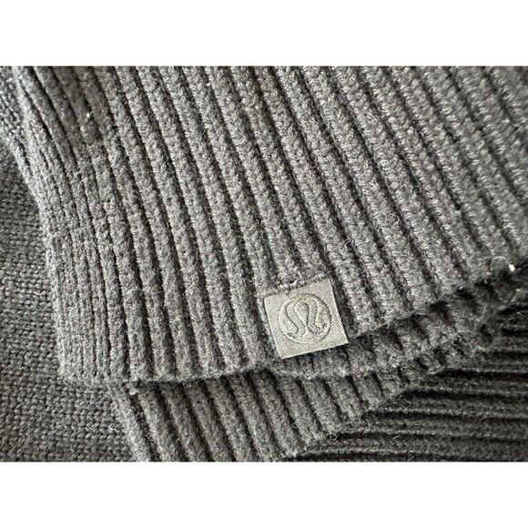Lululemon Women's Cashmere Blend Ribbed Crewneck Black Sweater - Picture 4 of 6